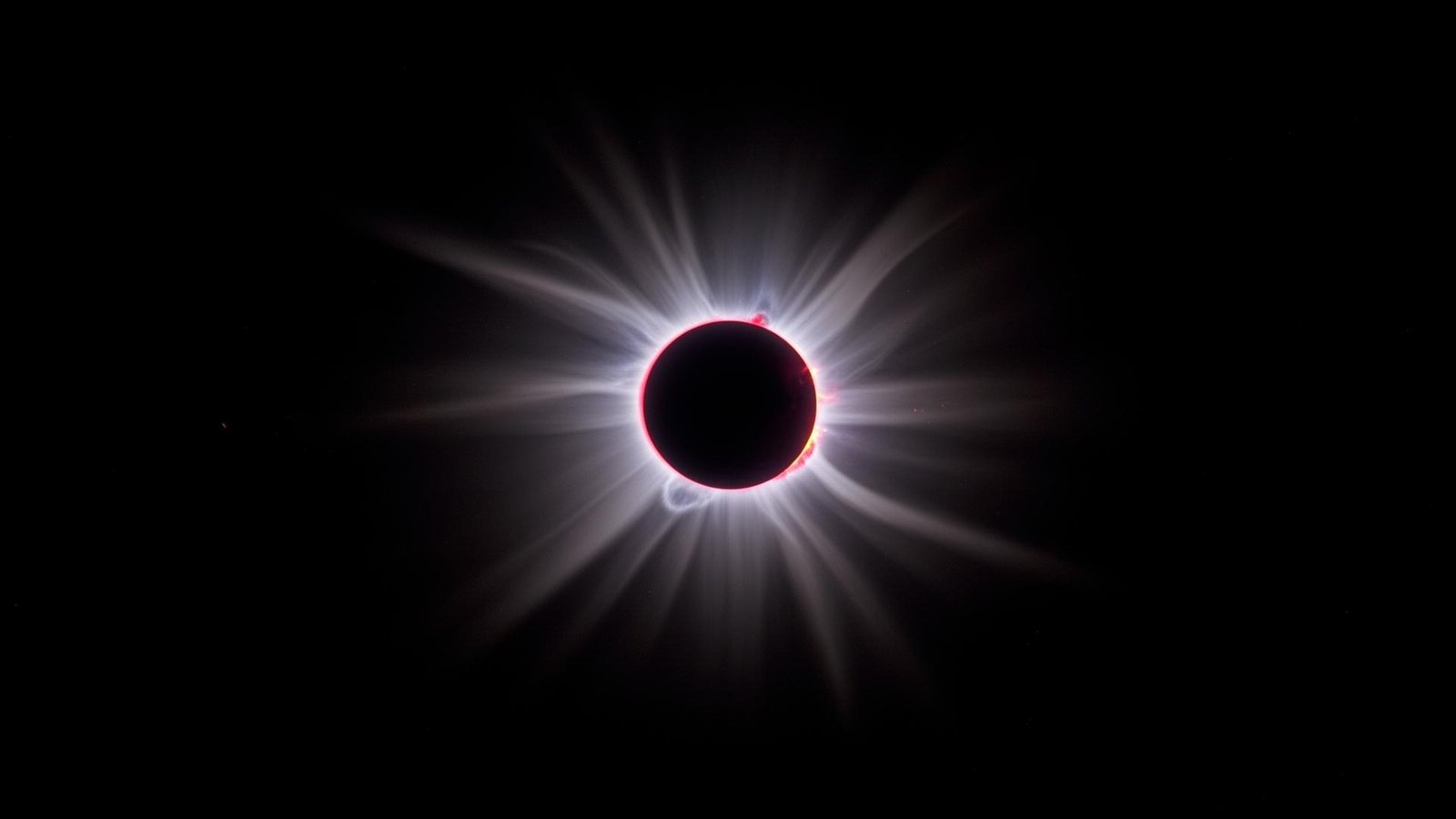 Éclipse solaire totale — couronne solaire, 12 août 2026